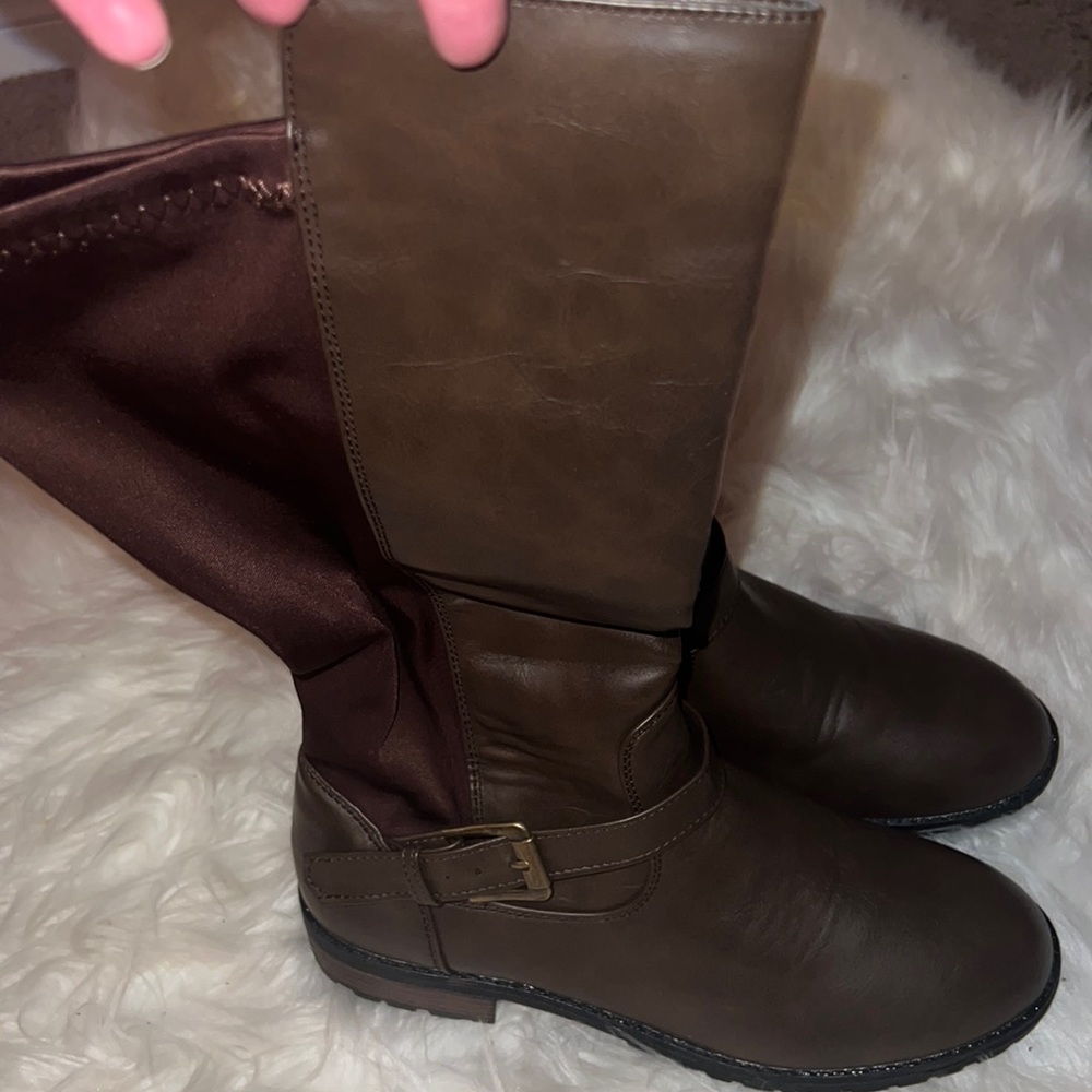Size 7 brown boots